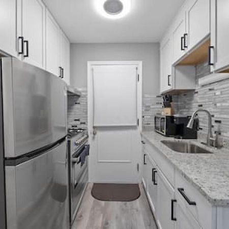 Urban Elegance Retreat In Downtown Рочестер Екстер'єр фото