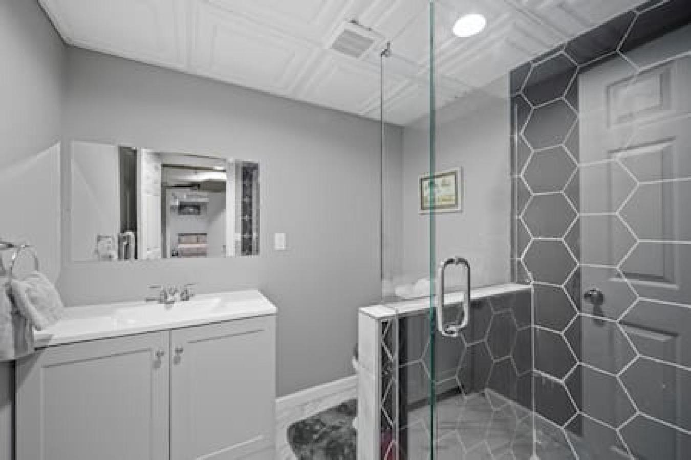Urban Elegance Retreat In Downtown Рочестер Екстер'єр фото