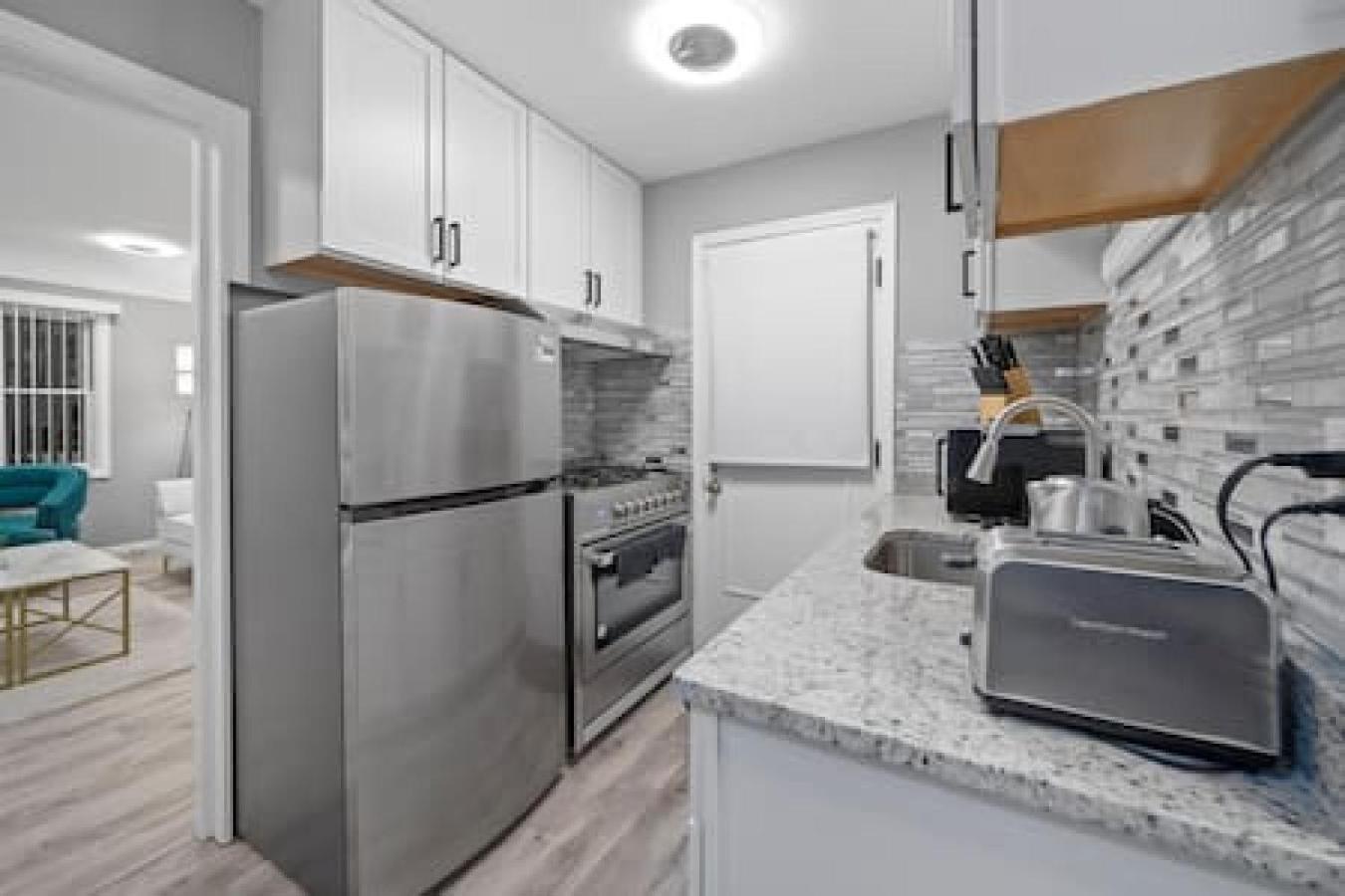 Urban Elegance Retreat In Downtown Рочестер Екстер'єр фото